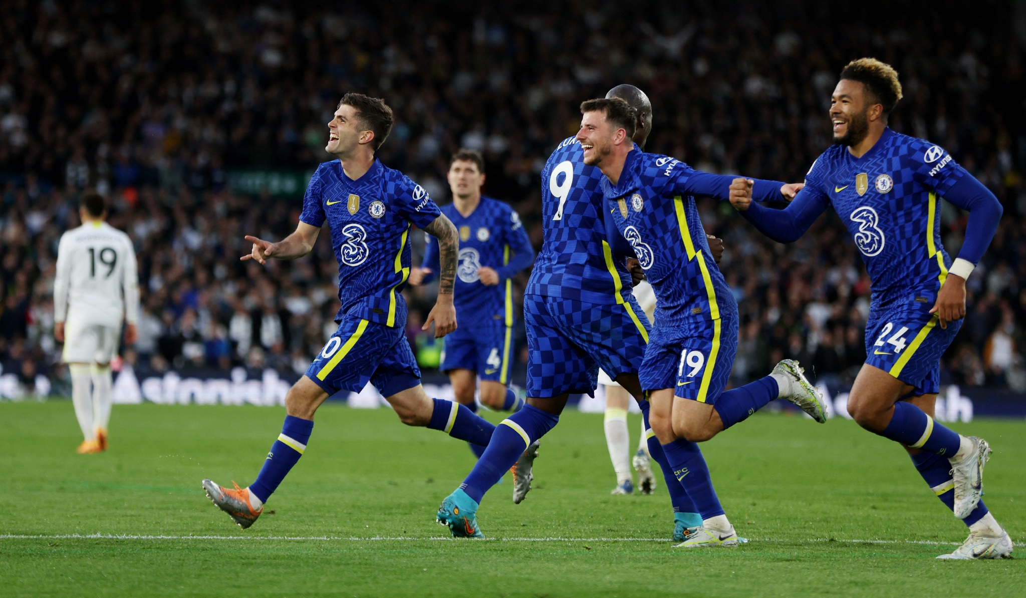 手与中场球 手与中场球